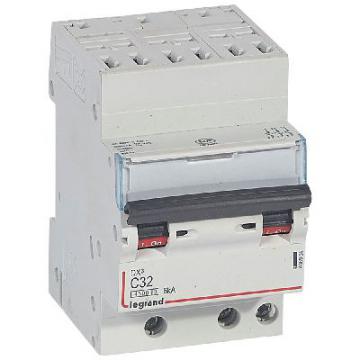  DX3 3P C32 4500A/6KA AUTO 